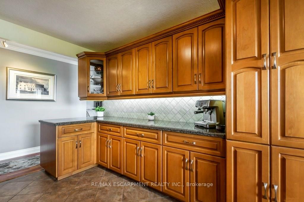 500 Green Road, #705