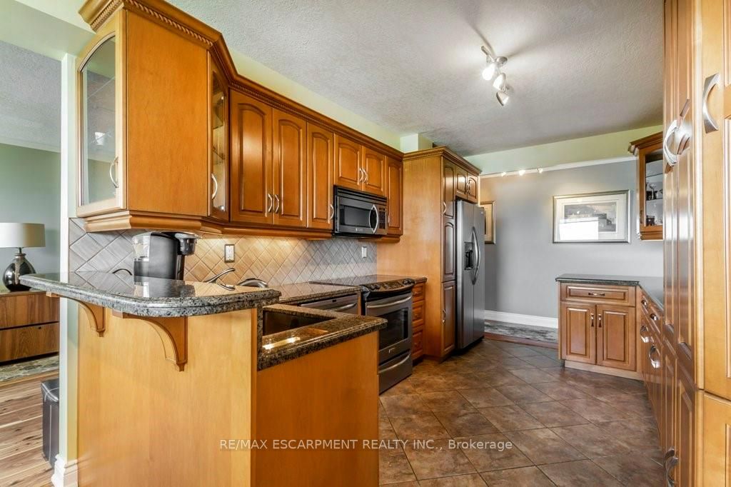 500 Green Road, #705
