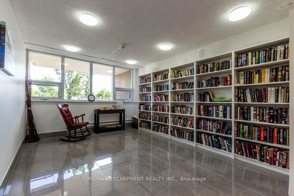 500 Green Road, #705