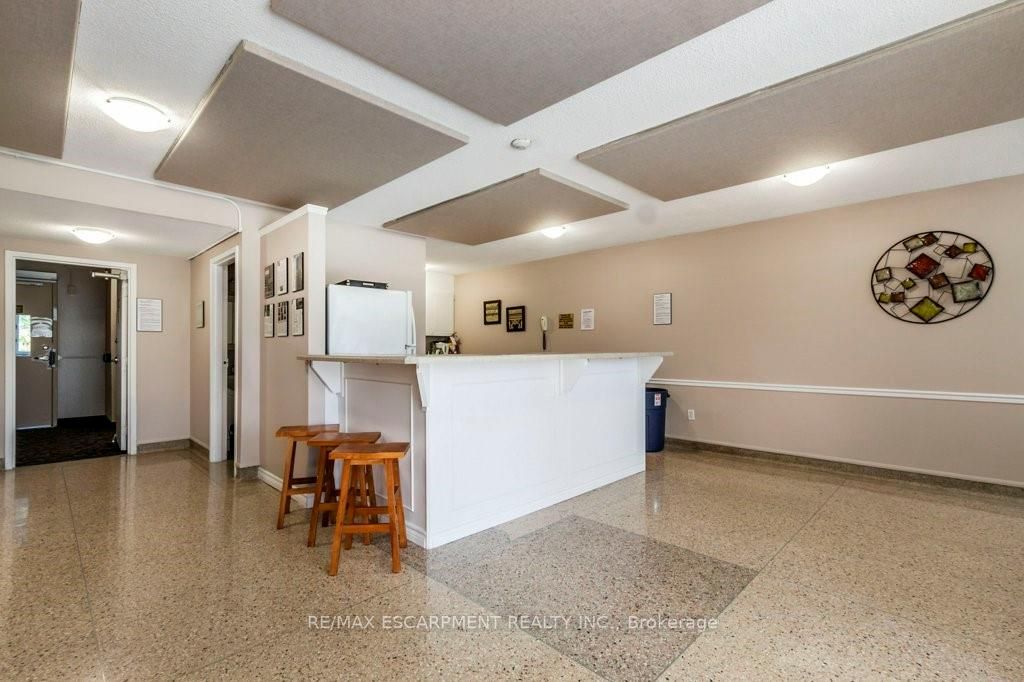 500 Green Road, #705
