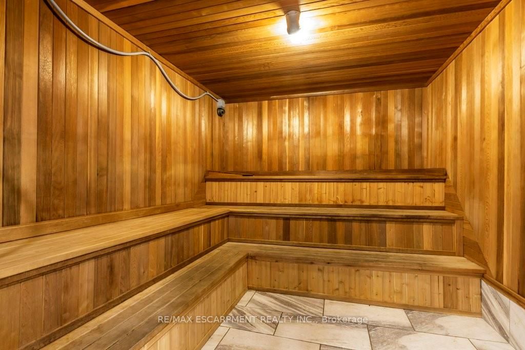 500 Green Road, #705