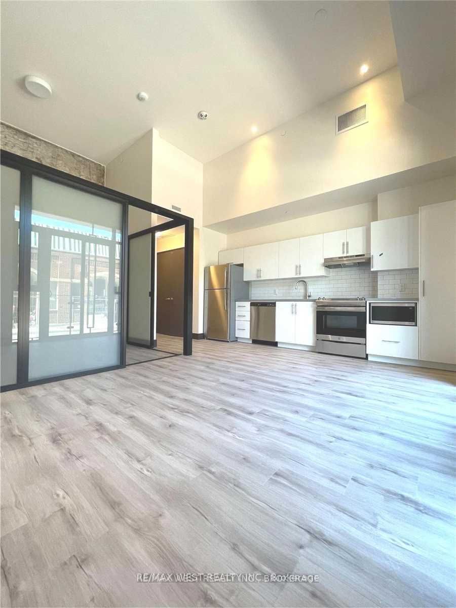 121 King St E, #104