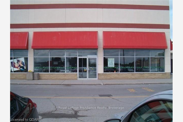 266 Dundas St E, 