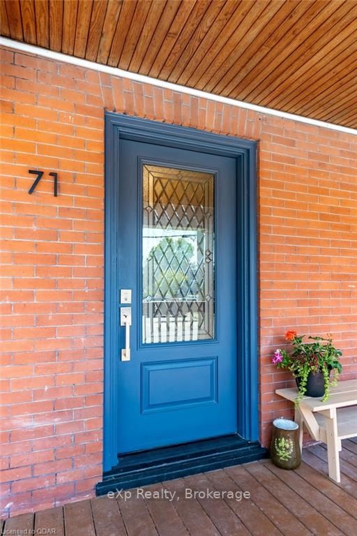 71 King St