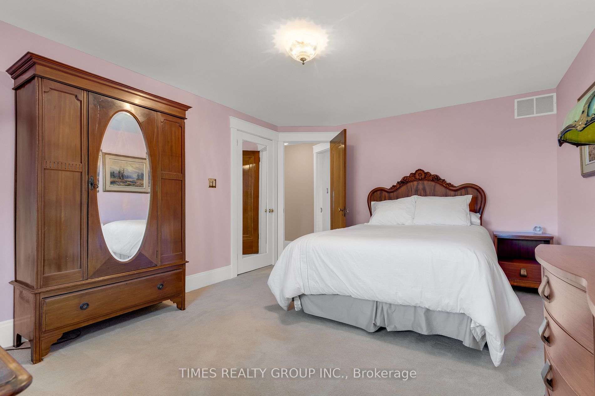 16 Nelles Blvd
