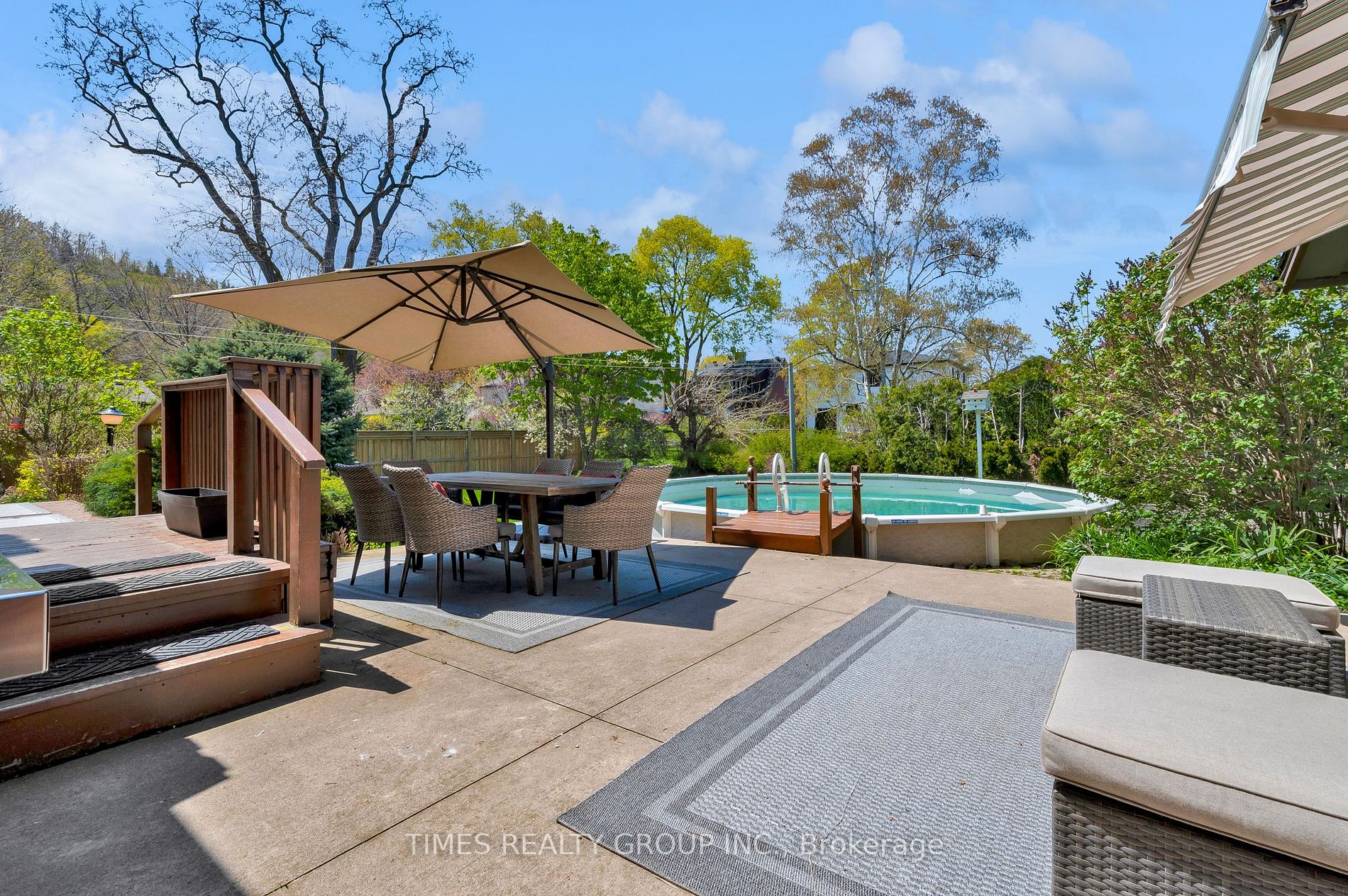 16 Nelles Blvd
