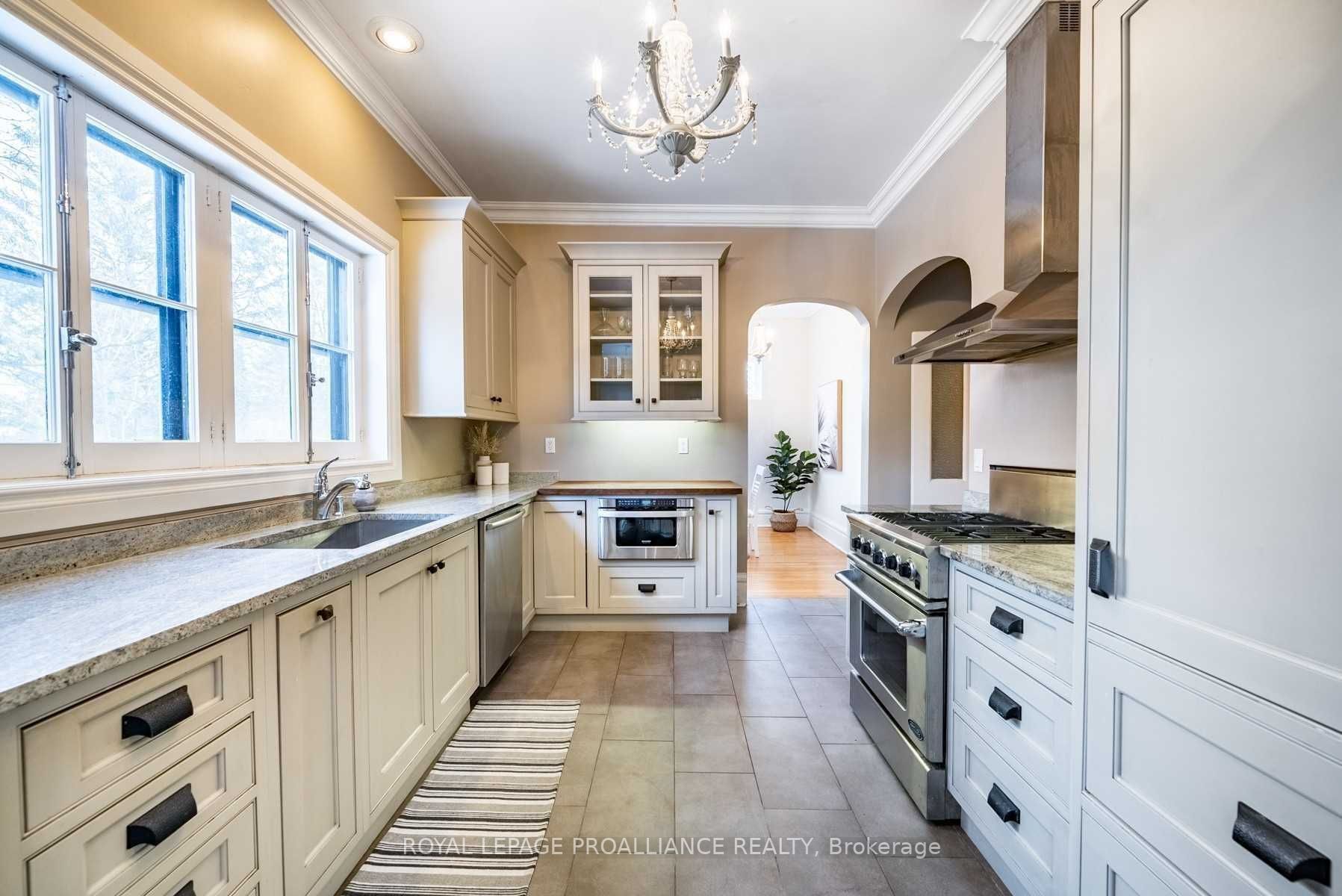 28 Bedford St