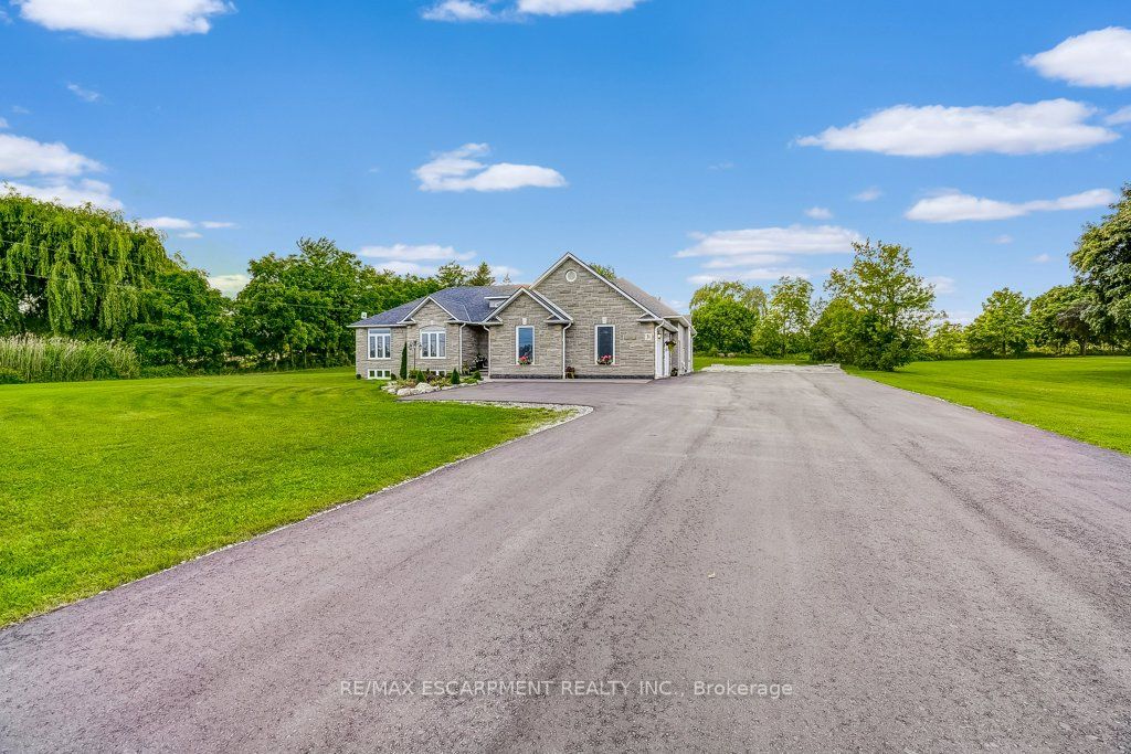 31 Parkside Dr