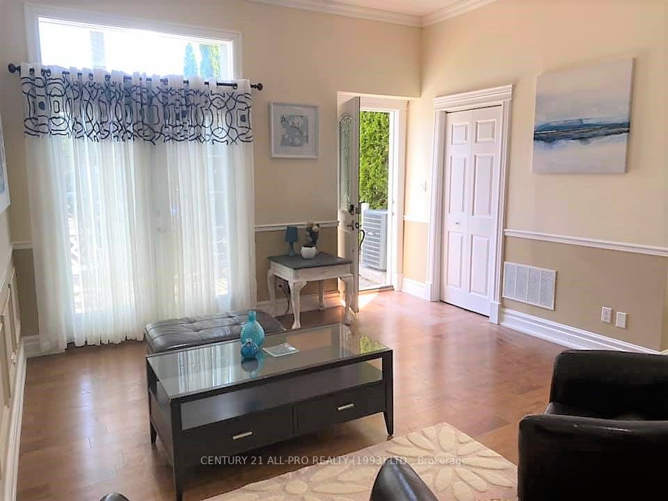 79 King St W, #8 & 8B