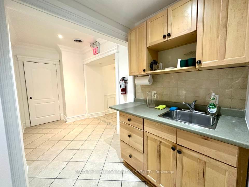 79 King St W, #8 & 8B