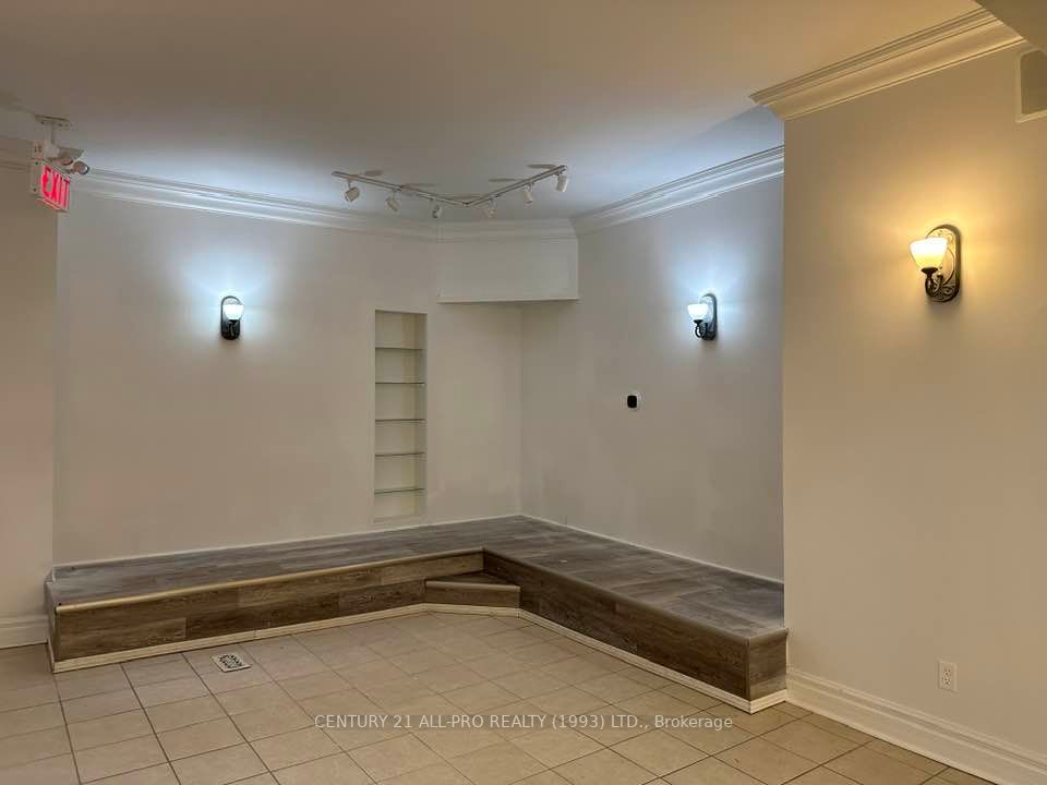 79 King St W, #8 & 8B