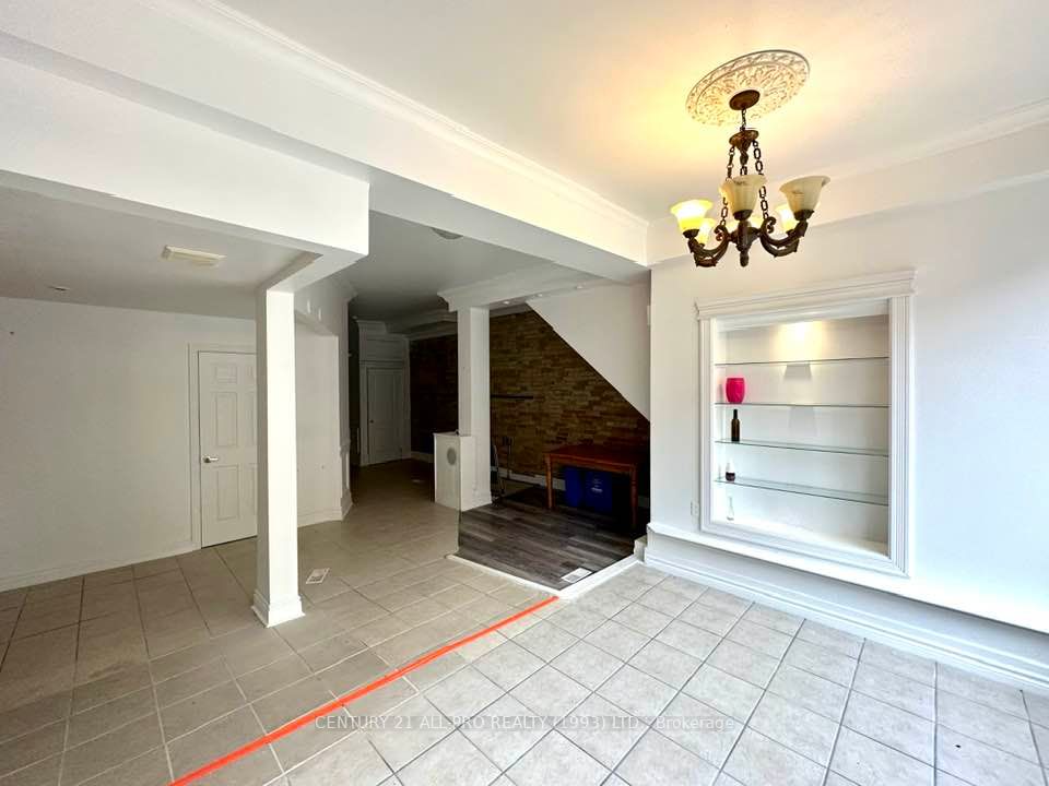 79 King St W, #8 & 8B