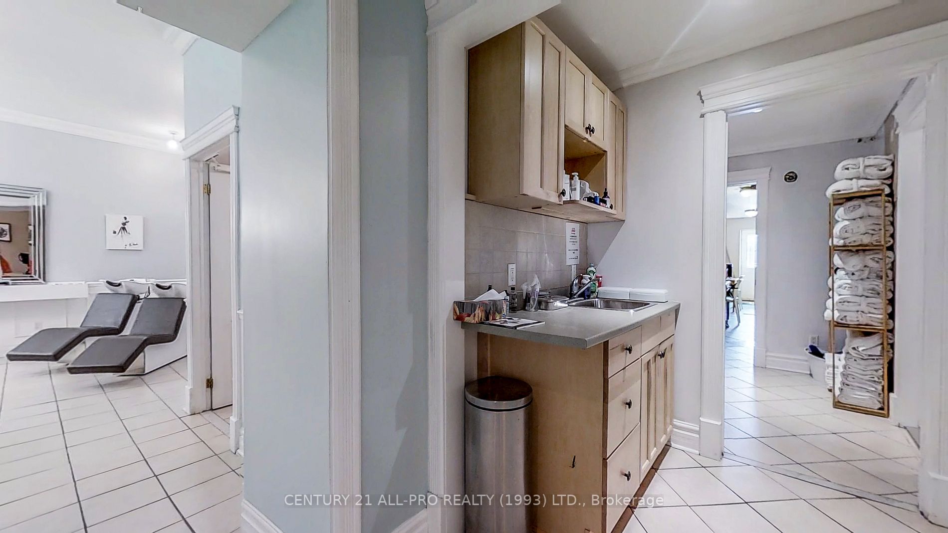 79 King St W, #8 & 8B