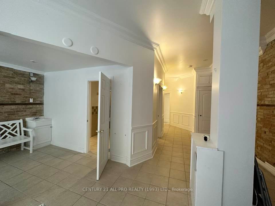 79 King St W, #8 & 8B