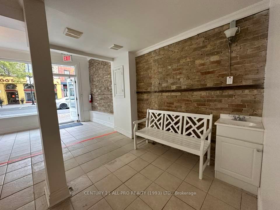 79 King St W, #8 & 8B