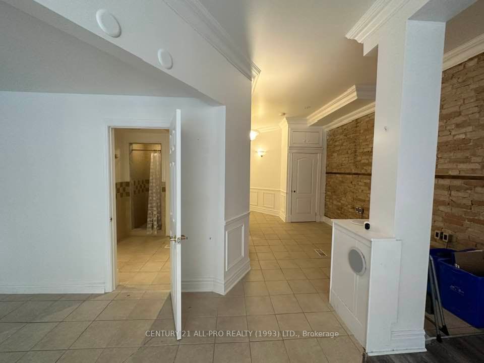 79 King St W, #8 & 8B