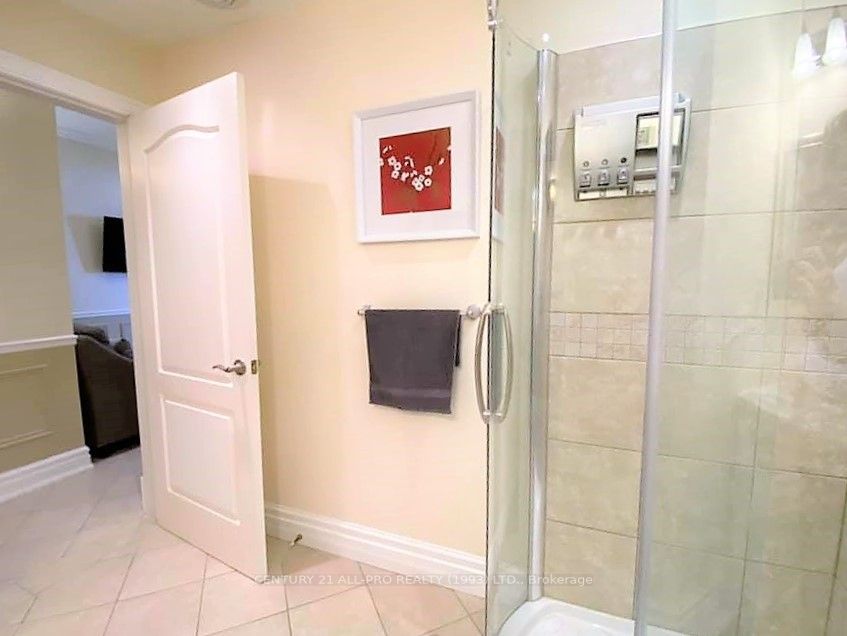 79 King St W, #8 & 8B