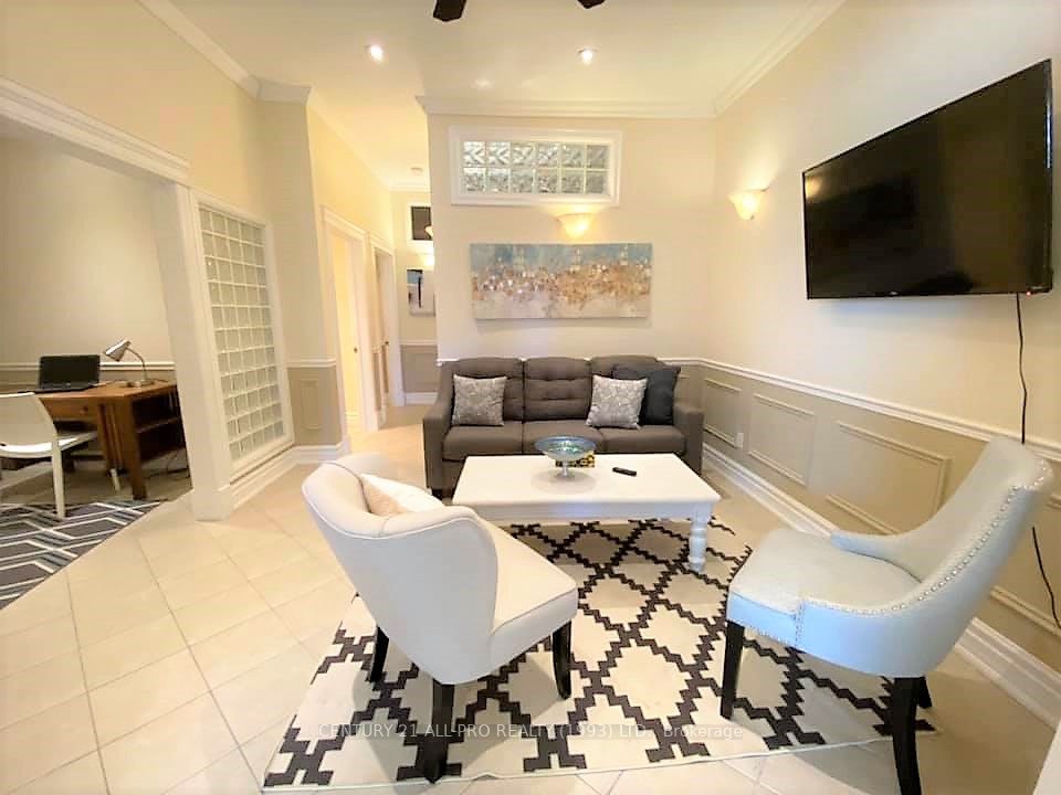 79 King St W, #8 & 8B