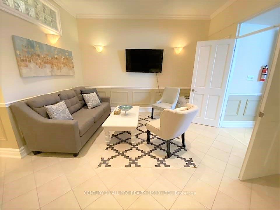 79 King St W, #8 & 8B