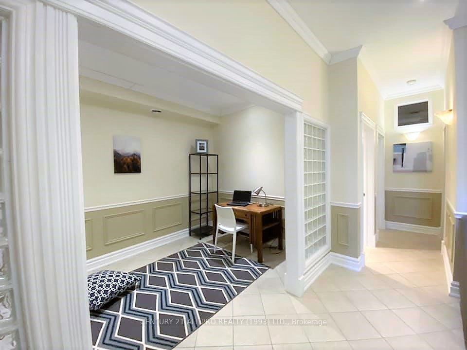 79 King St W, #8 & 8B