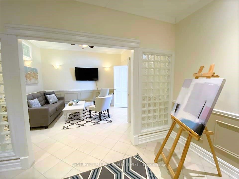 79 King St W, #8 & 8B
