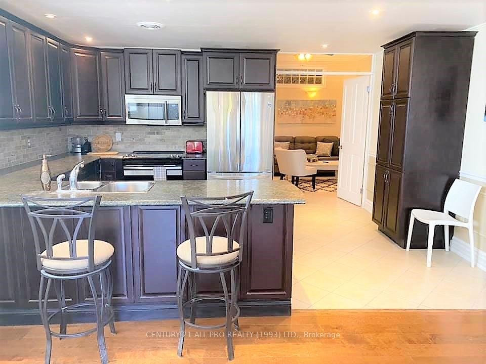 79 King St W, #8 & 8B