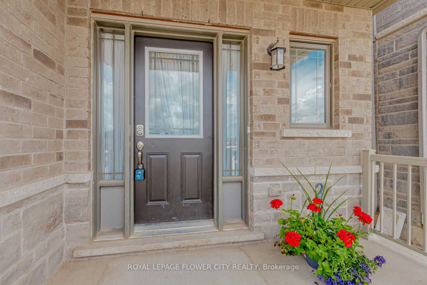 453 Blackburn Dr