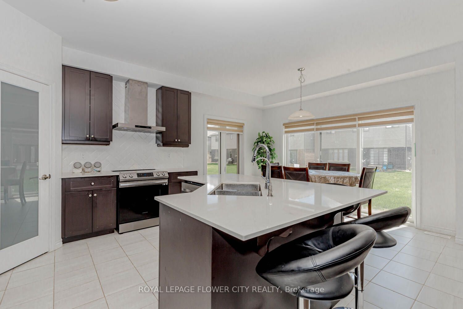 453 Blackburn Dr