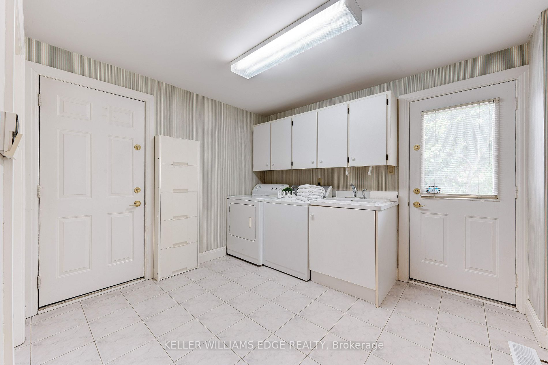 91 Chancery Dr