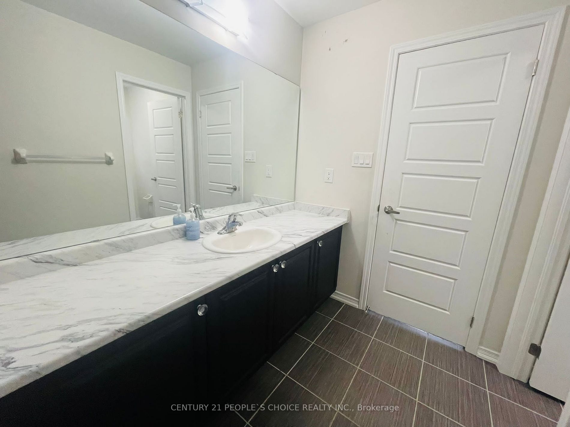 5 Burgess Cres