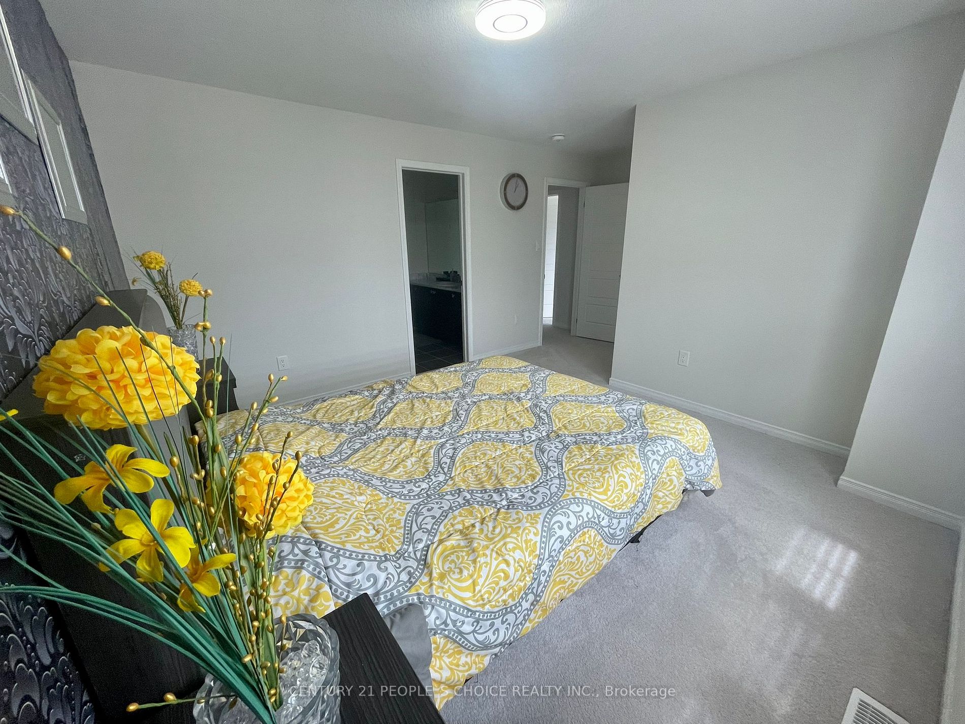 5 Burgess Cres