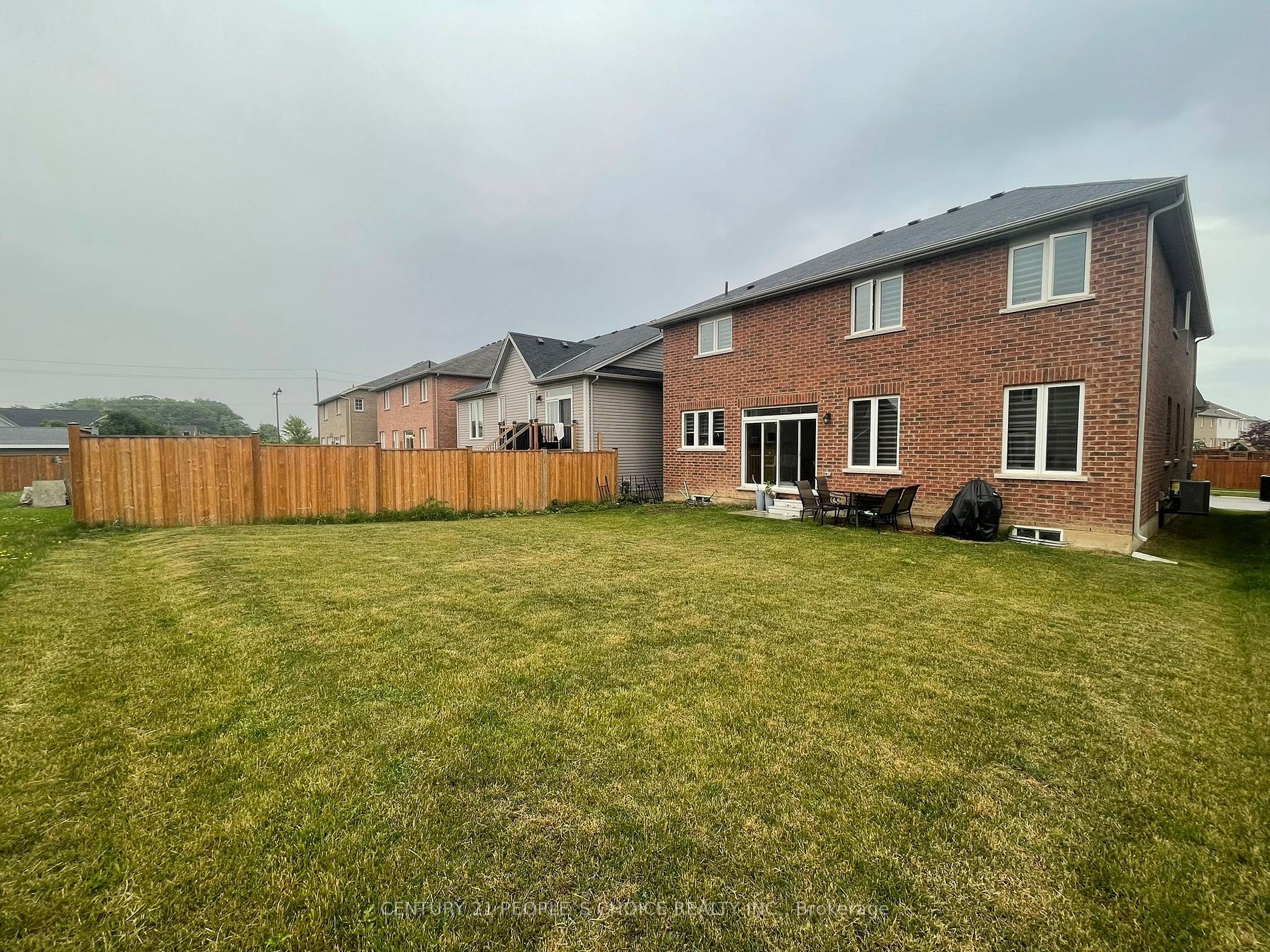 5 Burgess Cres