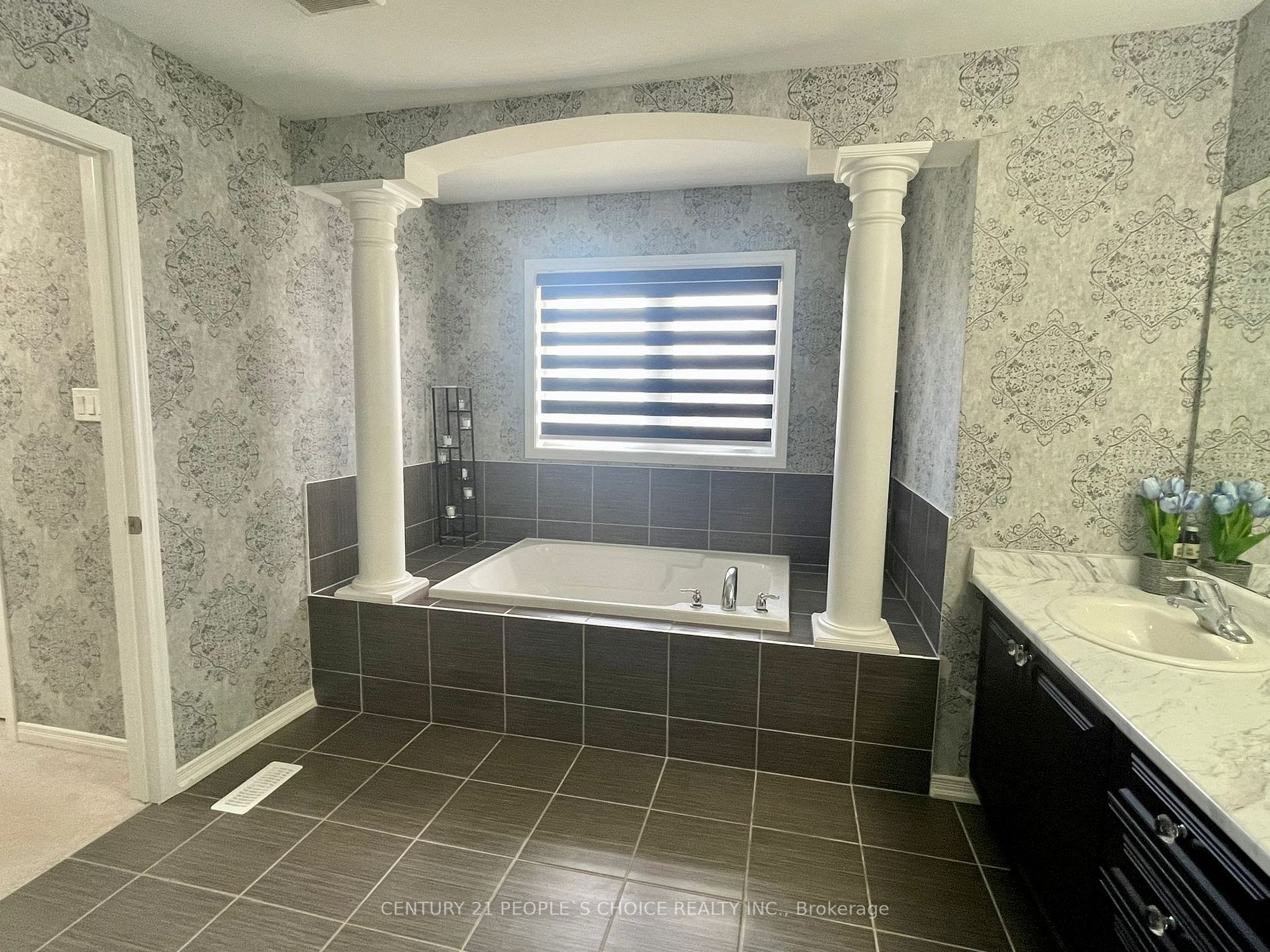 5 Burgess Cres