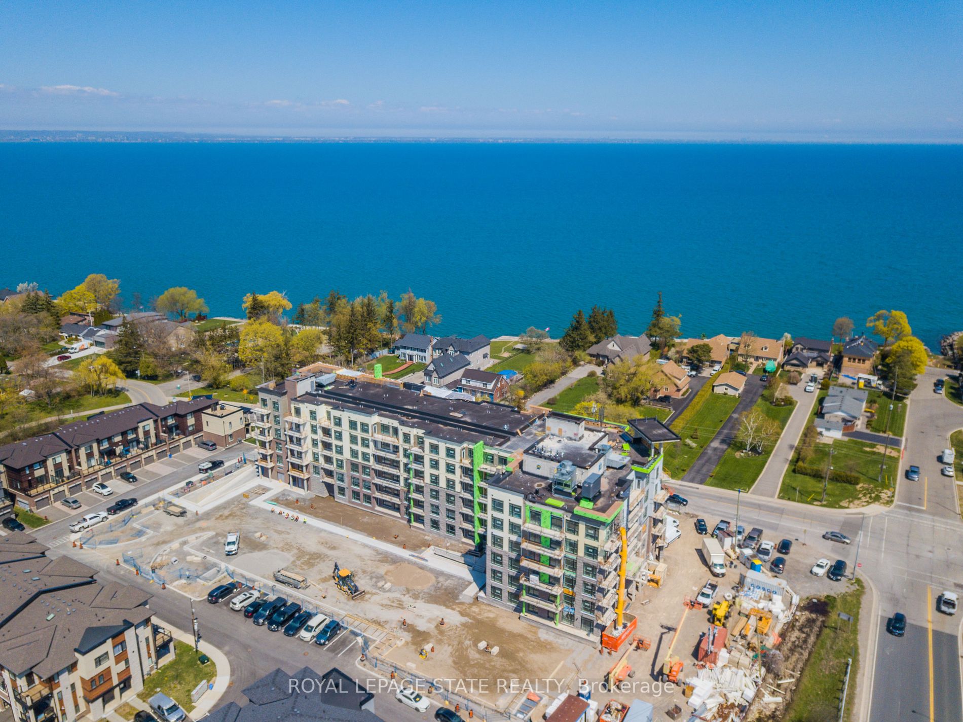 600 North Service Road, #212