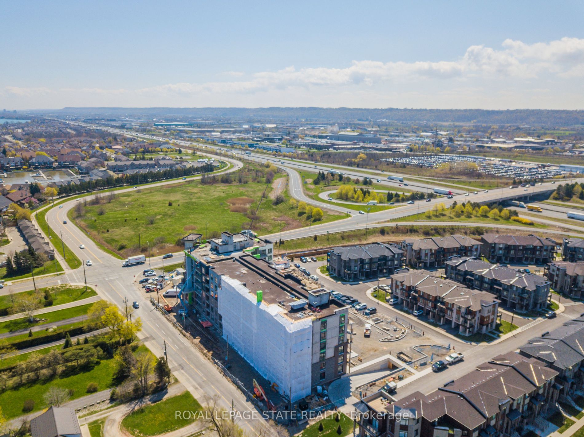 600 North Service Road, #212