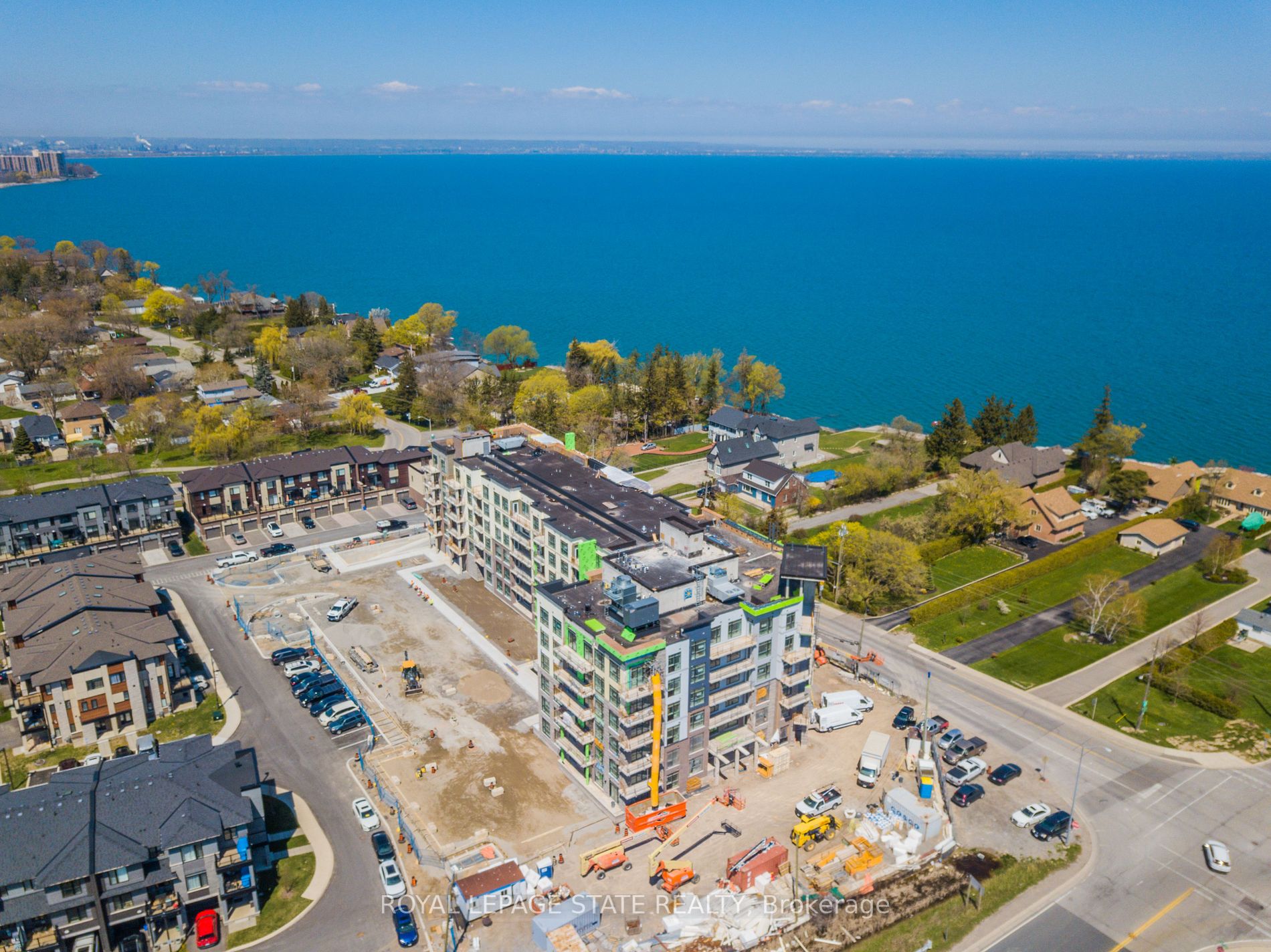 600 North Service Road, #212