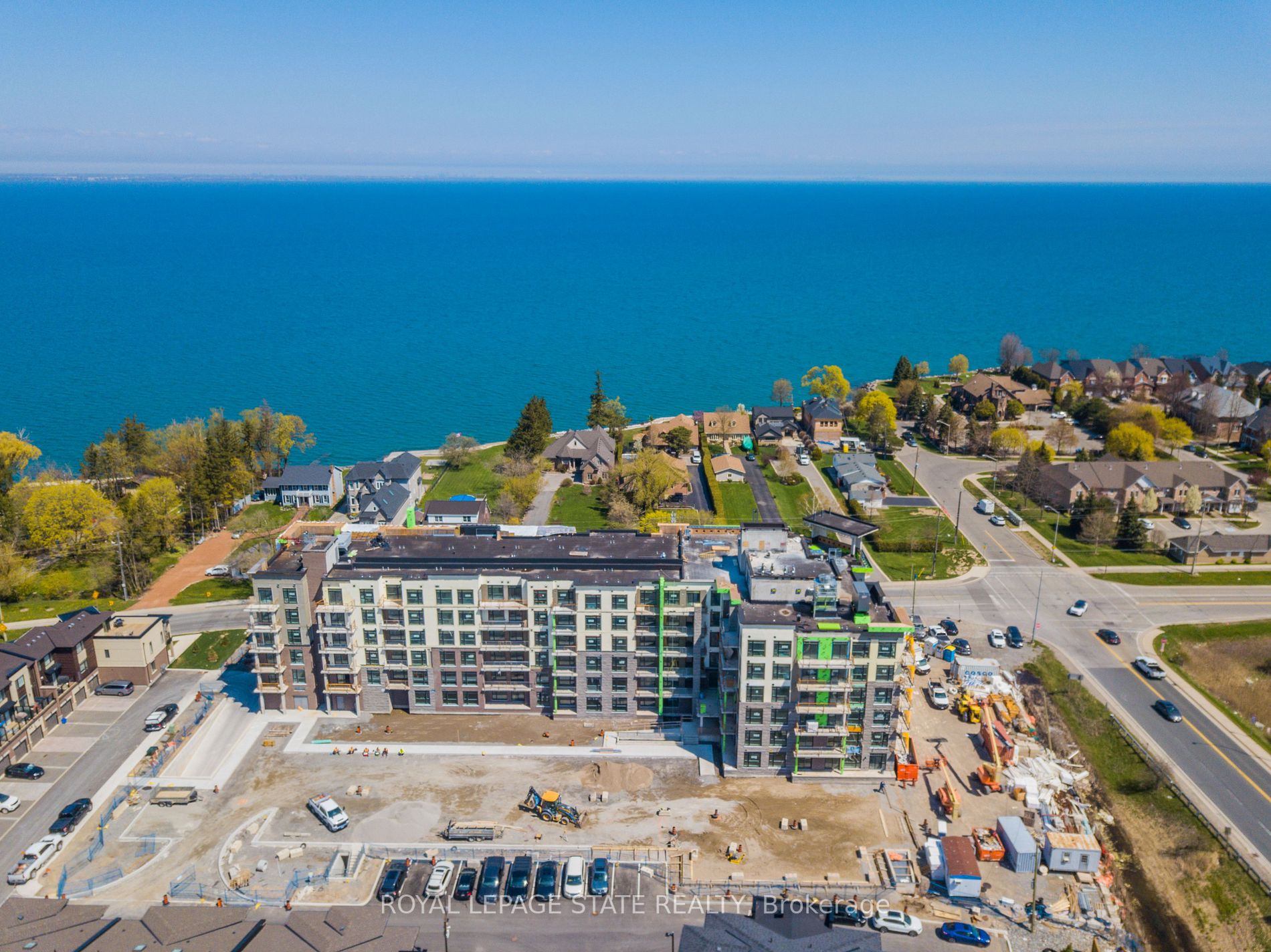 600 North Service Road, #212