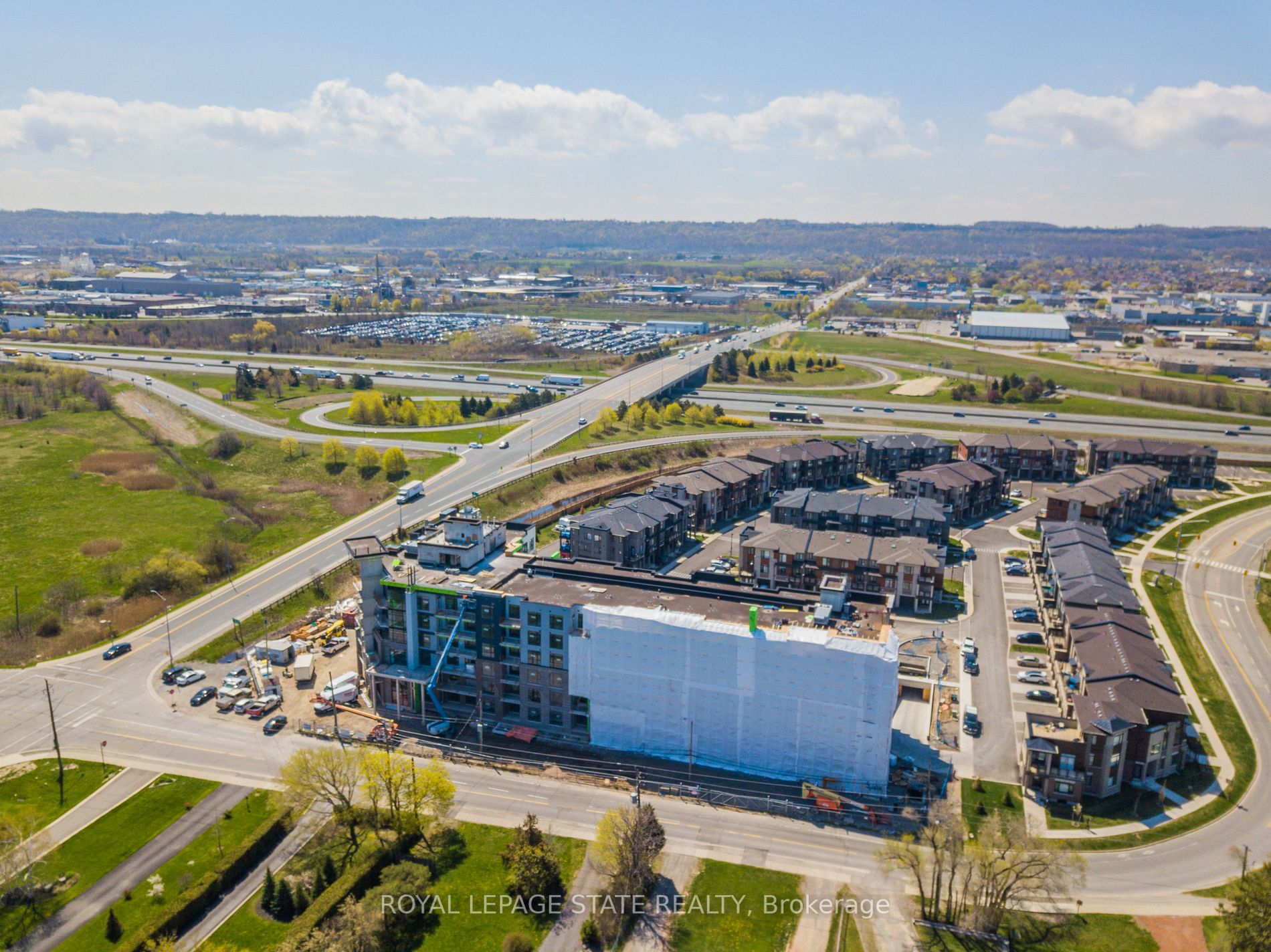 600 North Service Road, #212
