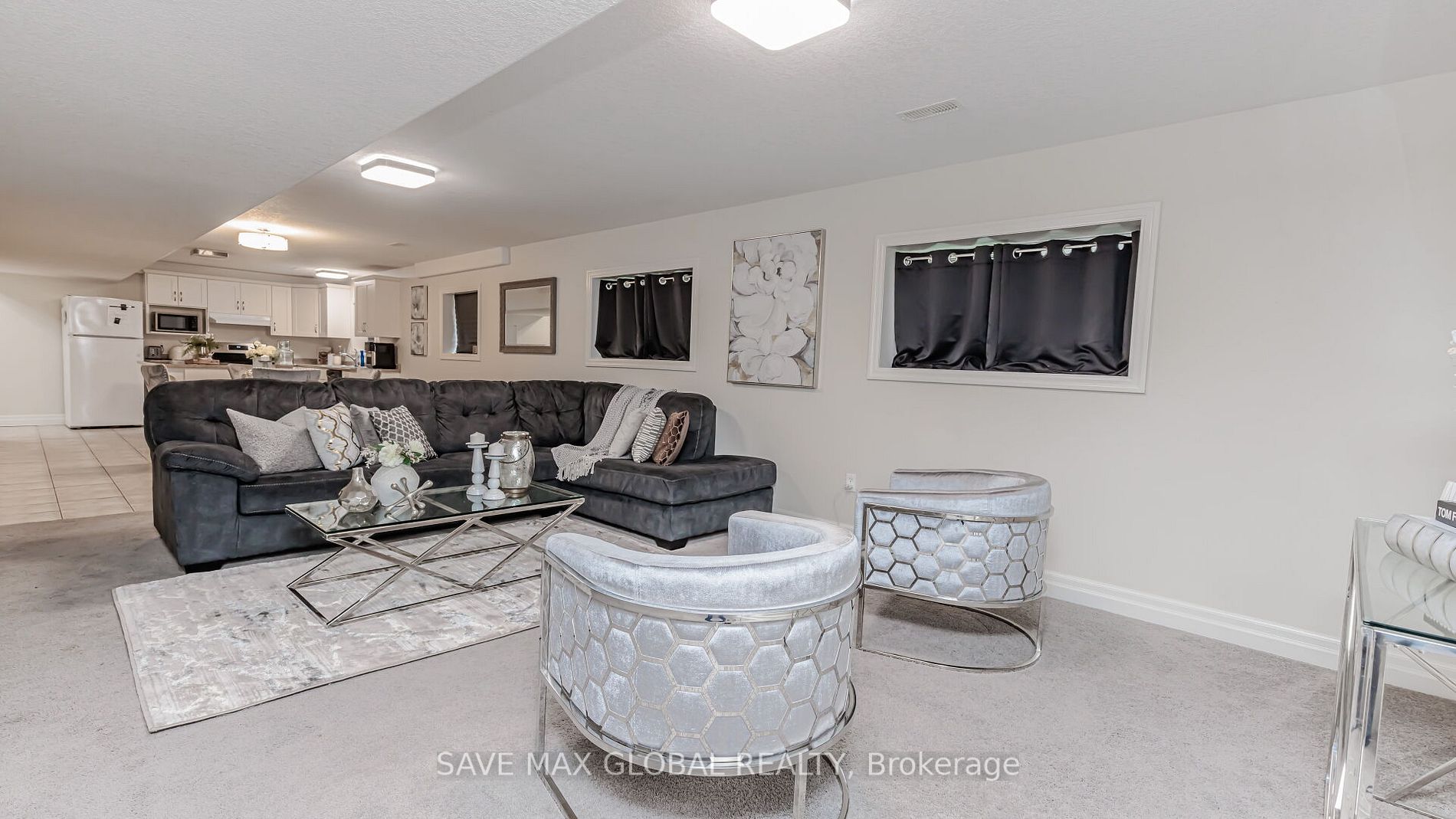 588 Simon Street W