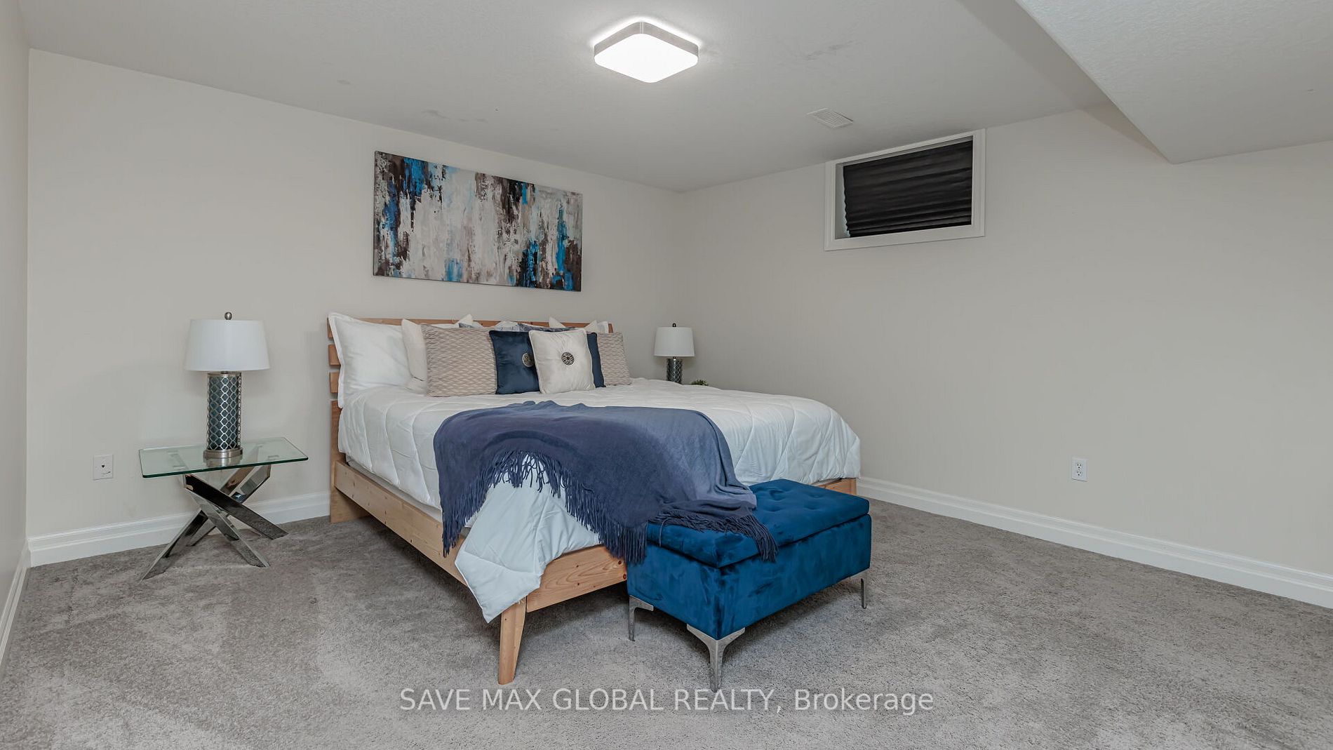 588 Simon Street W