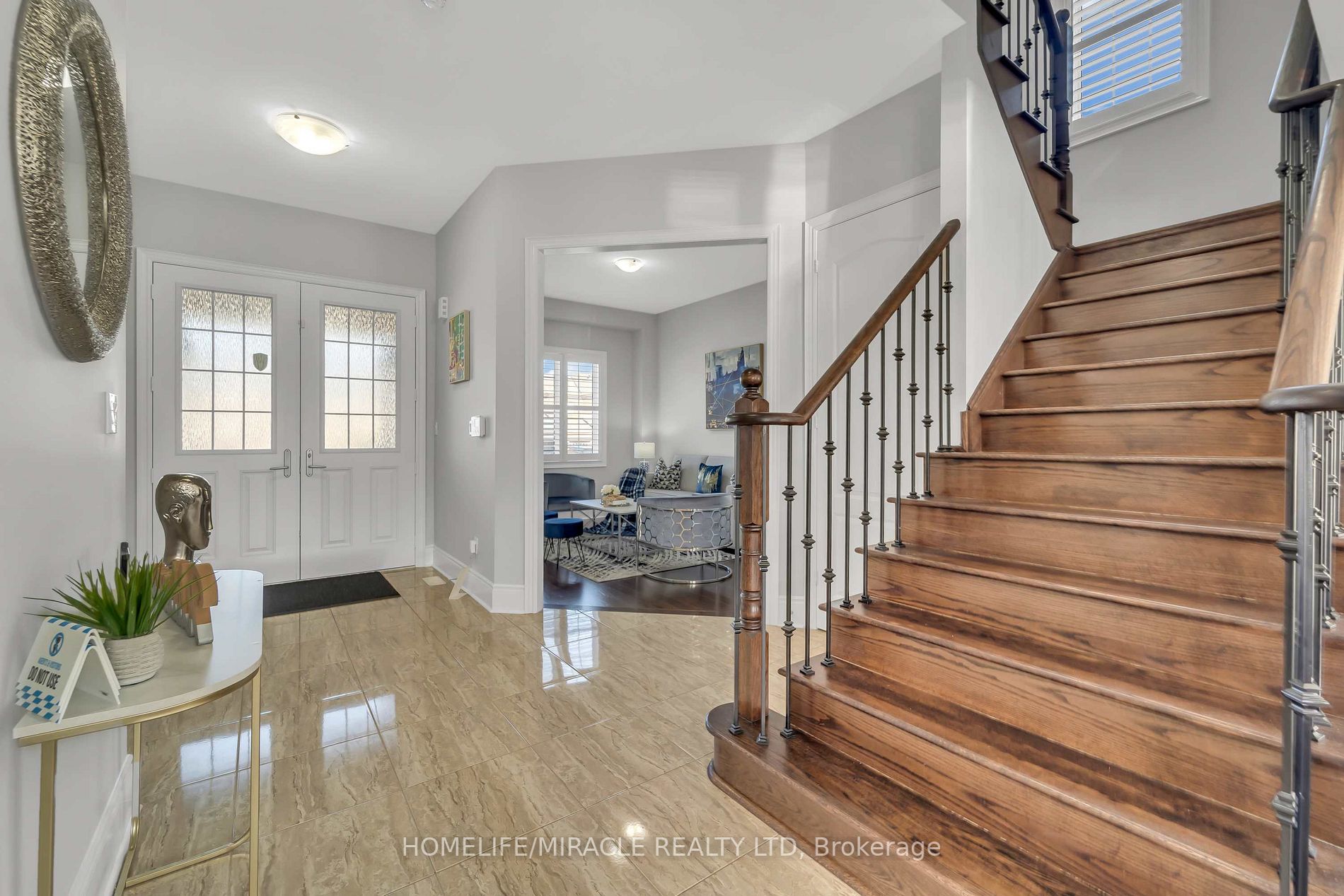 4 Meek Avenue