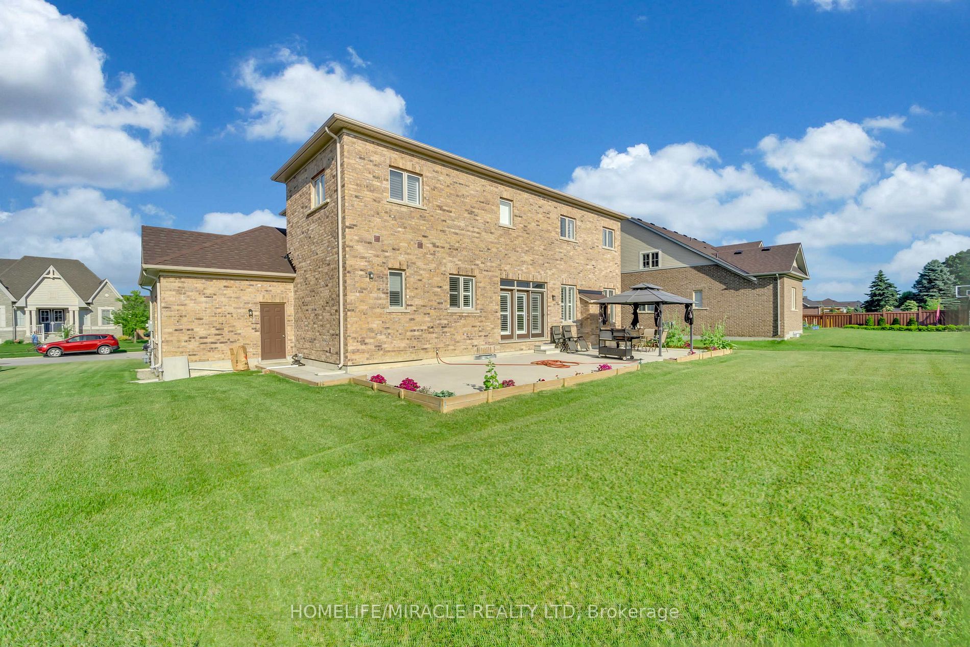 4 Meek Avenue