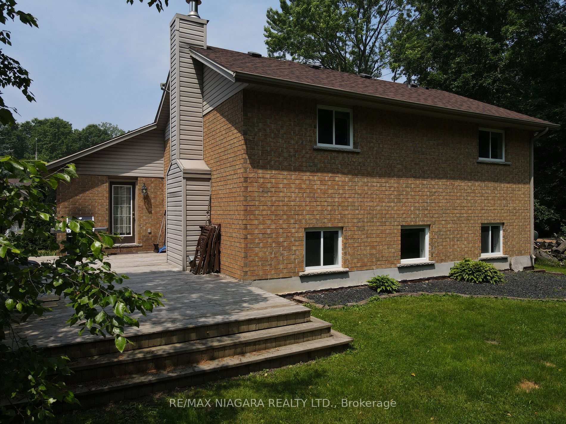 92 Thorold Ave