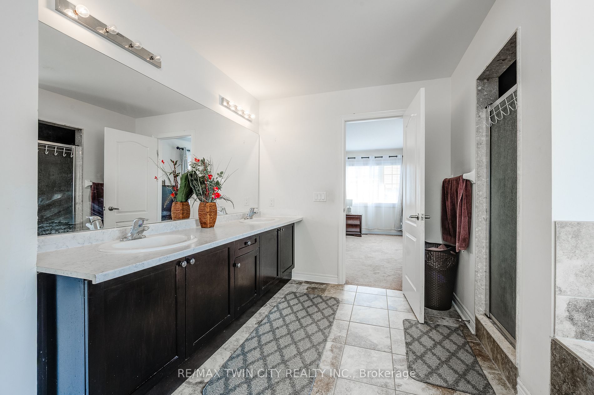 212 Dorchester Crt