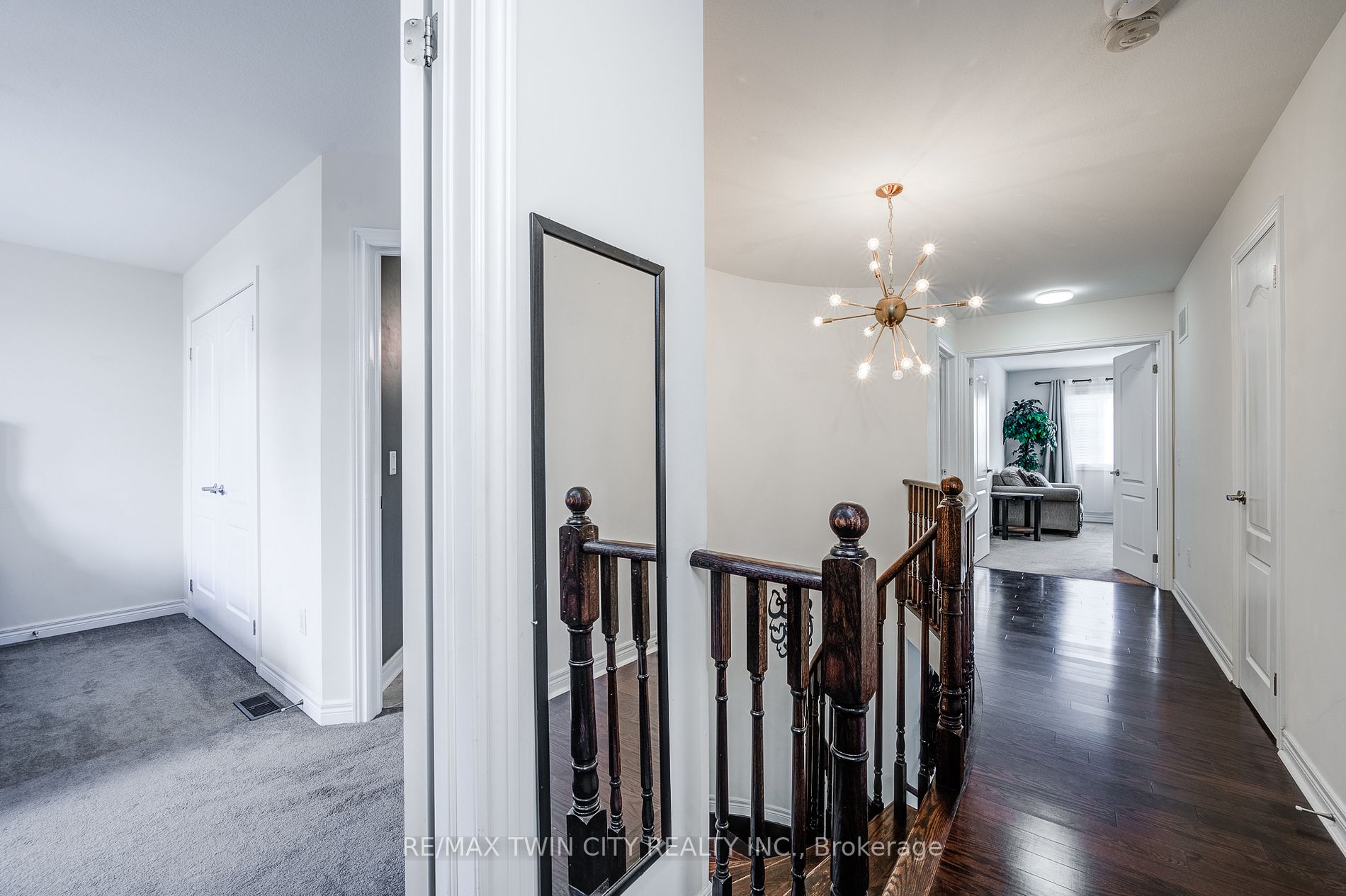 212 Dorchester Crt