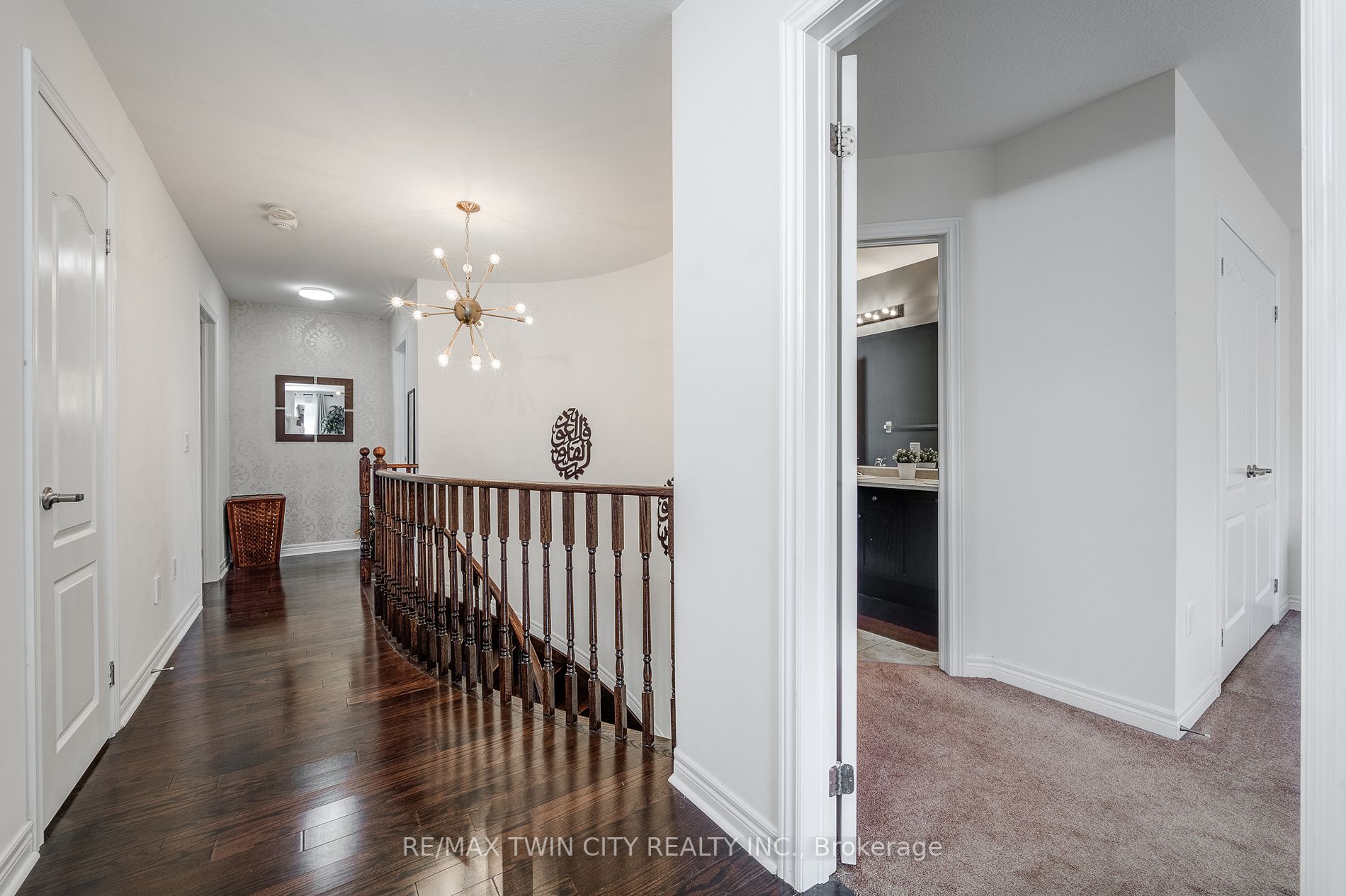 212 Dorchester Crt