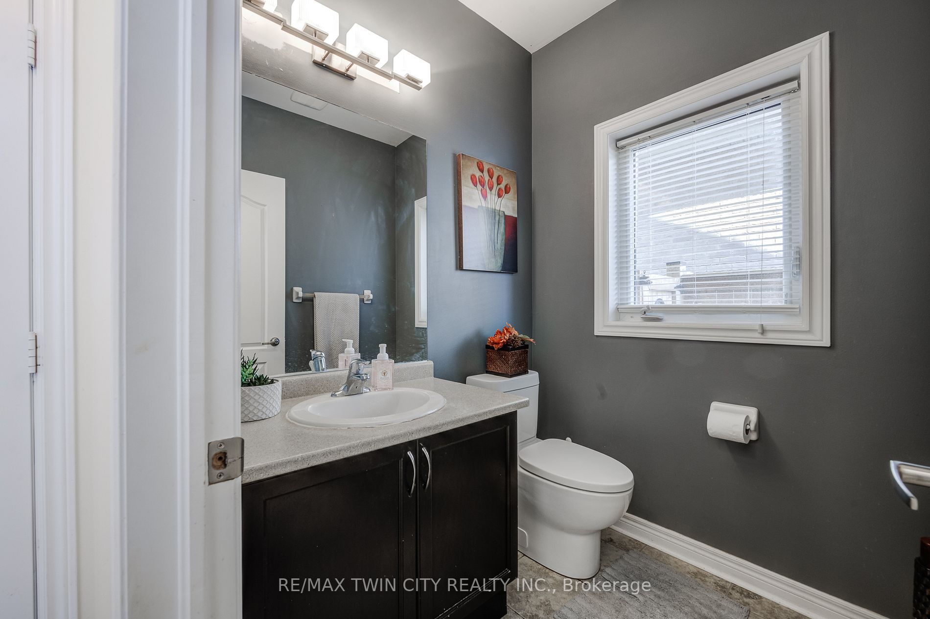 212 Dorchester Crt