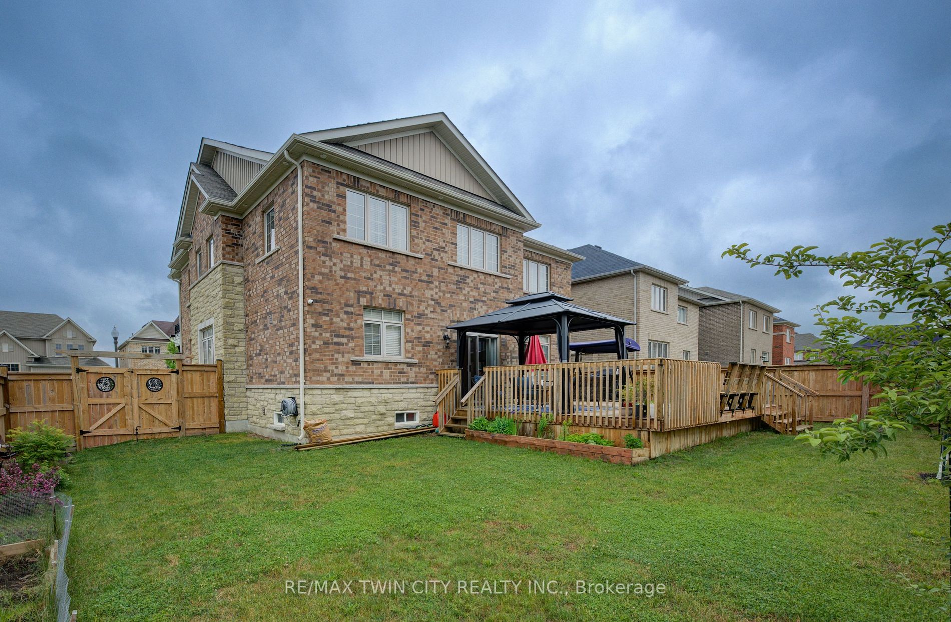 212 Dorchester Crt
