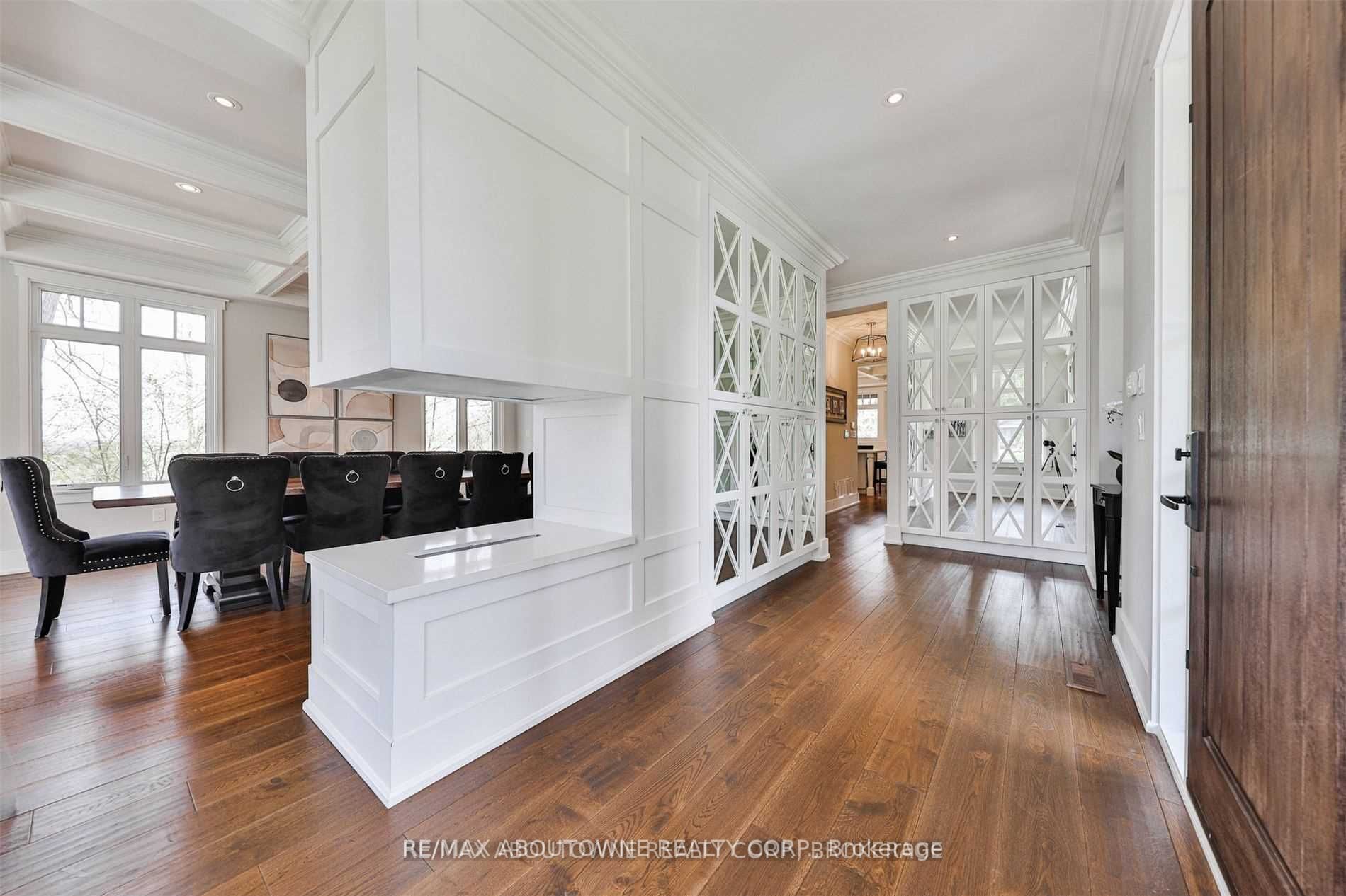51 Central Dr