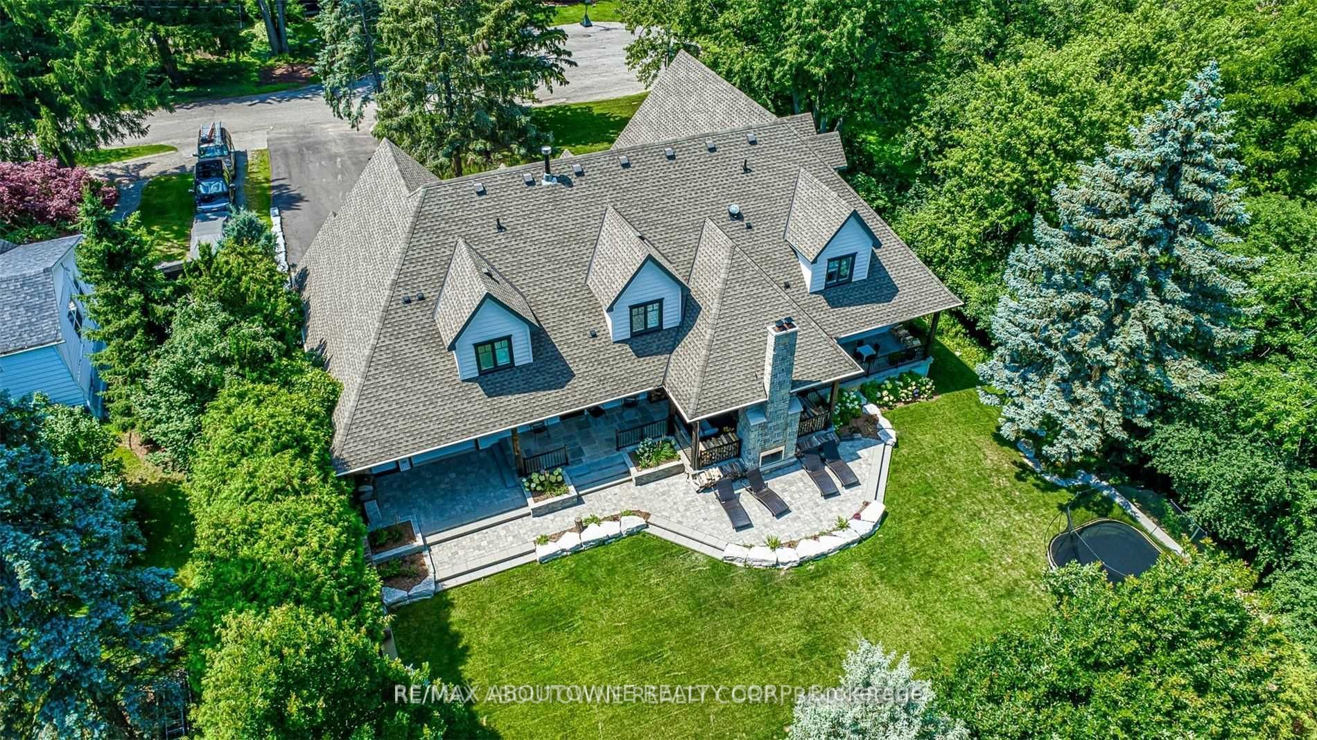 51 Central Dr